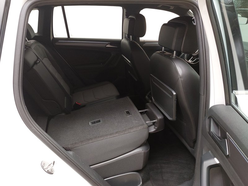 Volkswagen Tiguan 2.0 TDI 4M automatik R-Line • ACC • kuka za vuču — 21