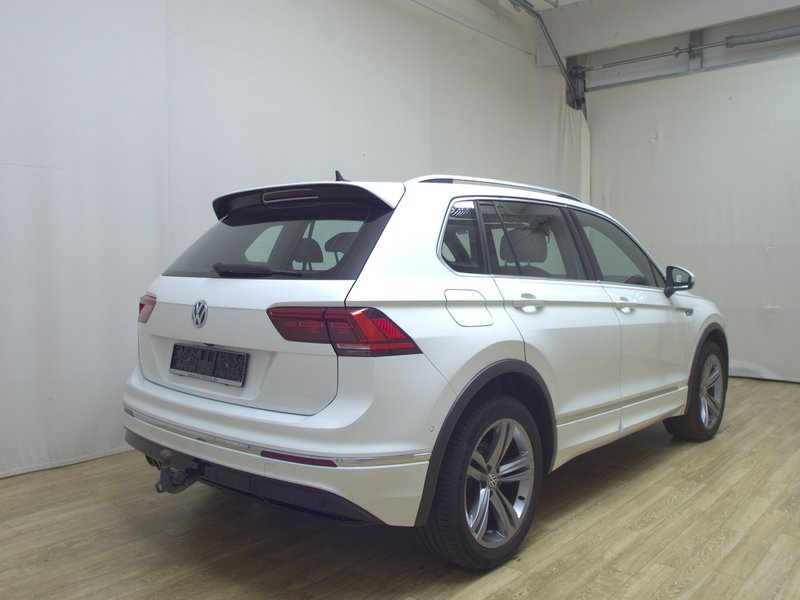 Volkswagen Tiguan 2.0 TDI 4M automatik R-Line • ACC • kuka za vuču — 4