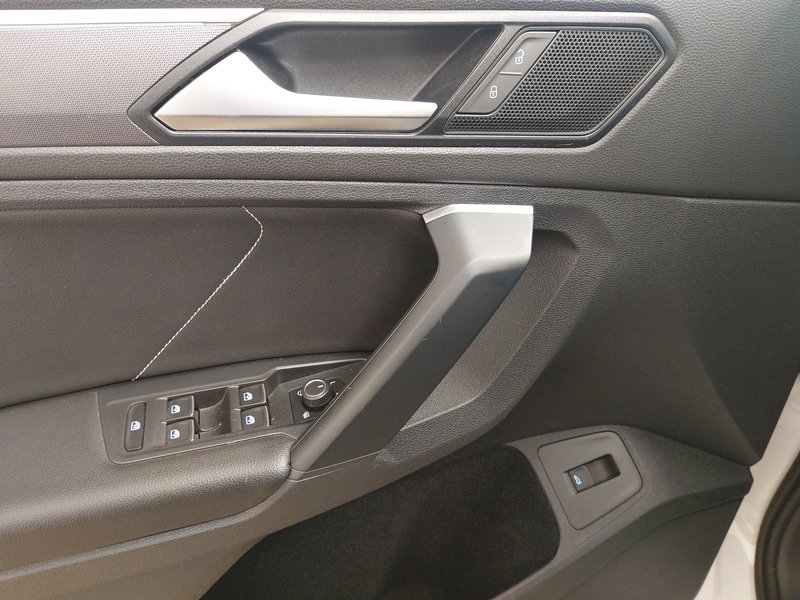 Volkswagen Tiguan 2.0 TDI 4M automatik R-Line • ACC • kuka za vuču — 8