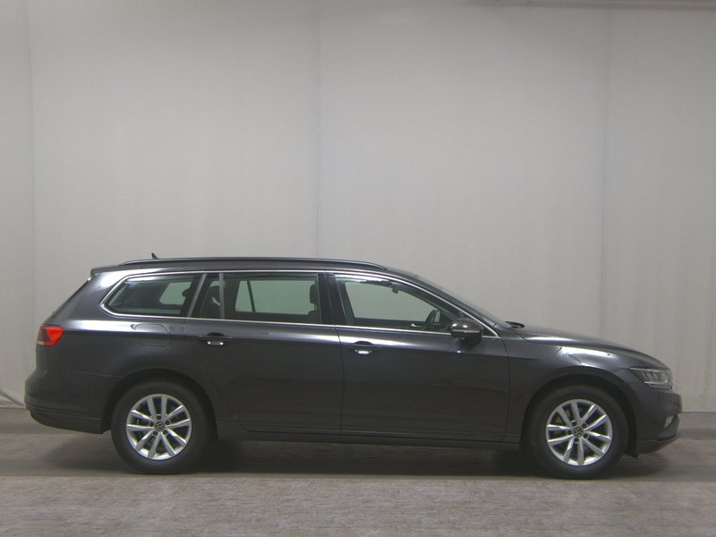 Volkswagen Passat Variant 2.0 TDI automatik Business • ACC • Full LED