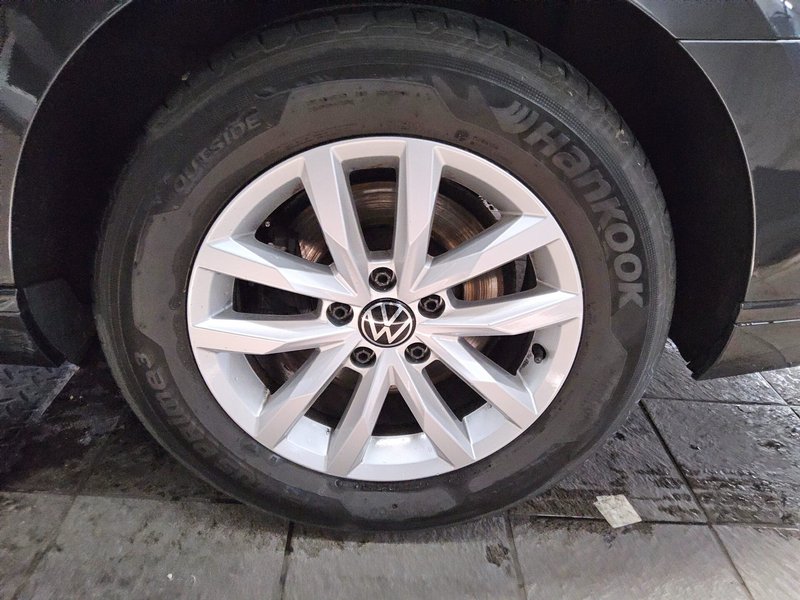 Volkswagen Passat Variant 2.0 TDI automatik Business • ACC • Full LED — 10