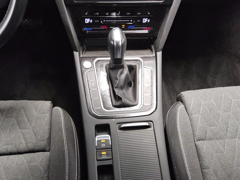 Volkswagen Passat Variant 2.0 TDI automatik Business • ACC • Full LED — 6