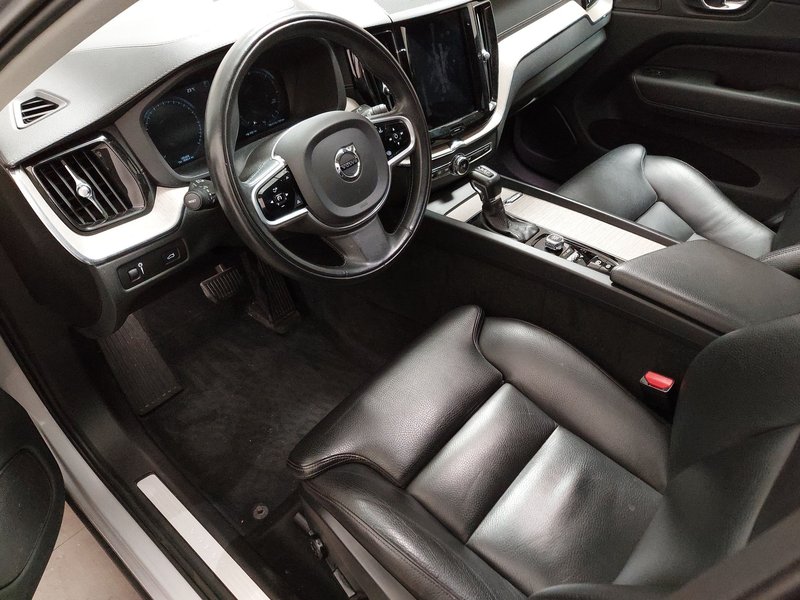 Volvo XC60 D4 automatik Inscription • 360° kamera • električna peta vrata — 6