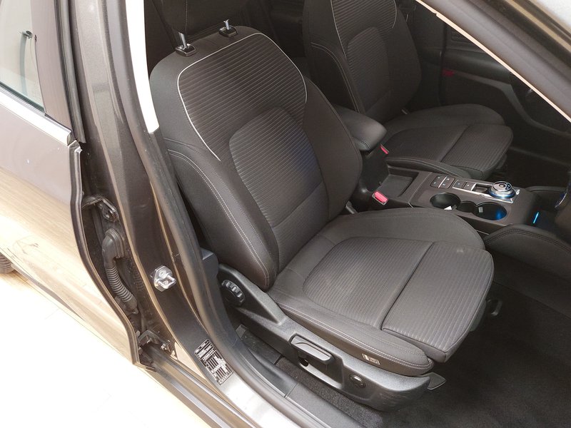 Ford Focus Turnier 1.5 EcoBlue Titanium automatik • Full LED — 10