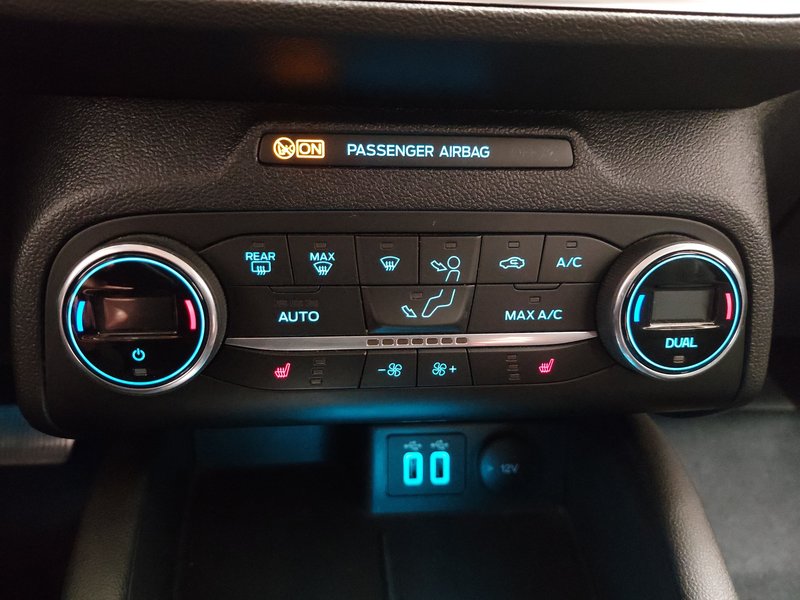 Ford Focus Turnier 1.5 EcoBlue Titanium automatik • Full LED — 15