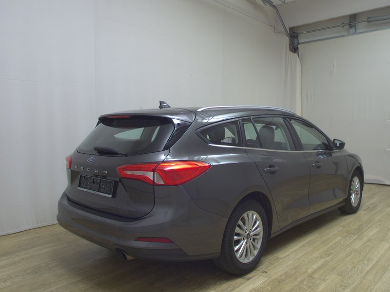 Ford Focus Turnier 1.5 EcoBlue Titanium automatik • Full LED — 4