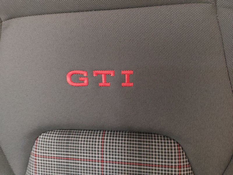 Volkswagen Golf 2.0 TSI GTI automatik • ACC • HUD — 17