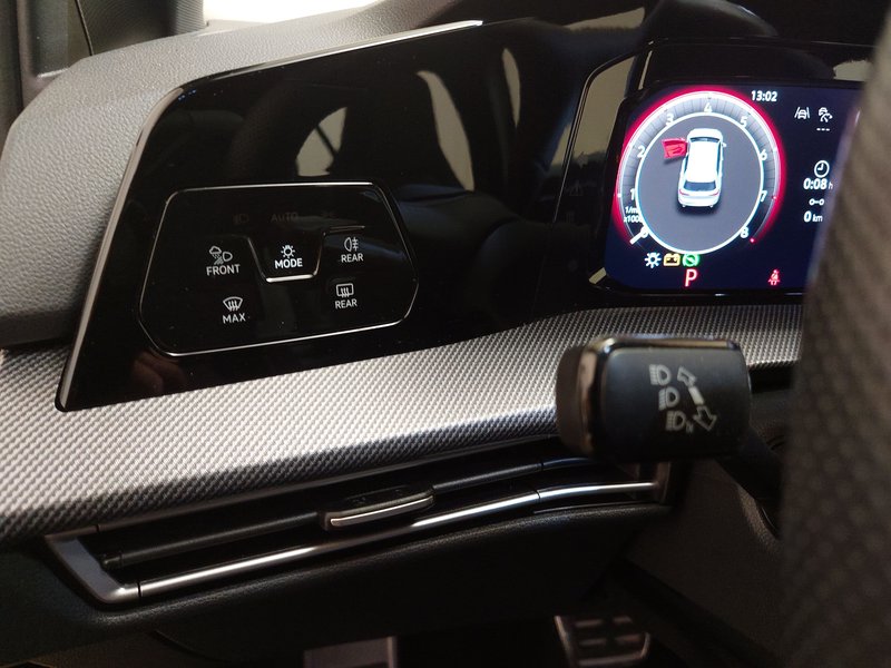 Volkswagen Golf 2.0 TSI GTI automatik • ACC • HUD — 7