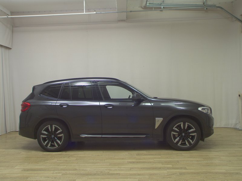 BMW Ix3 Inspiring • električna peta vrata • LED