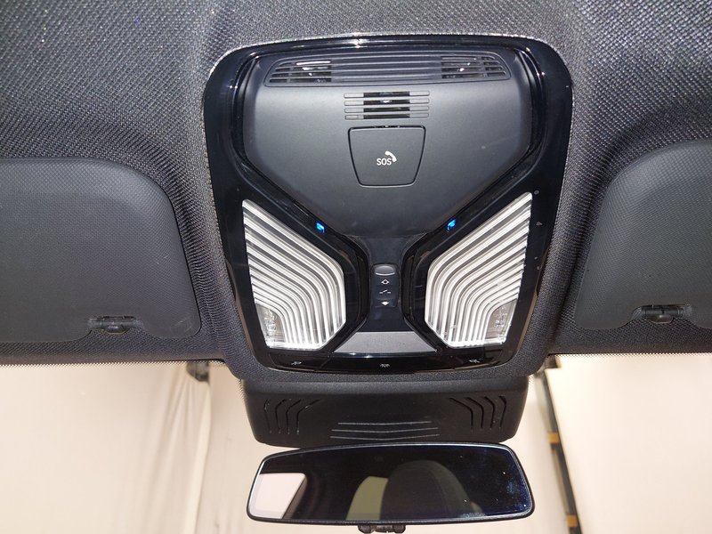 BMW Ix3 Inspiring • električna peta vrata • LED — 13