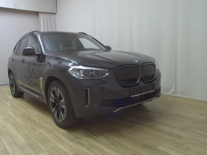 BMW Ix3 Inspiring • električna peta vrata • LED — 3