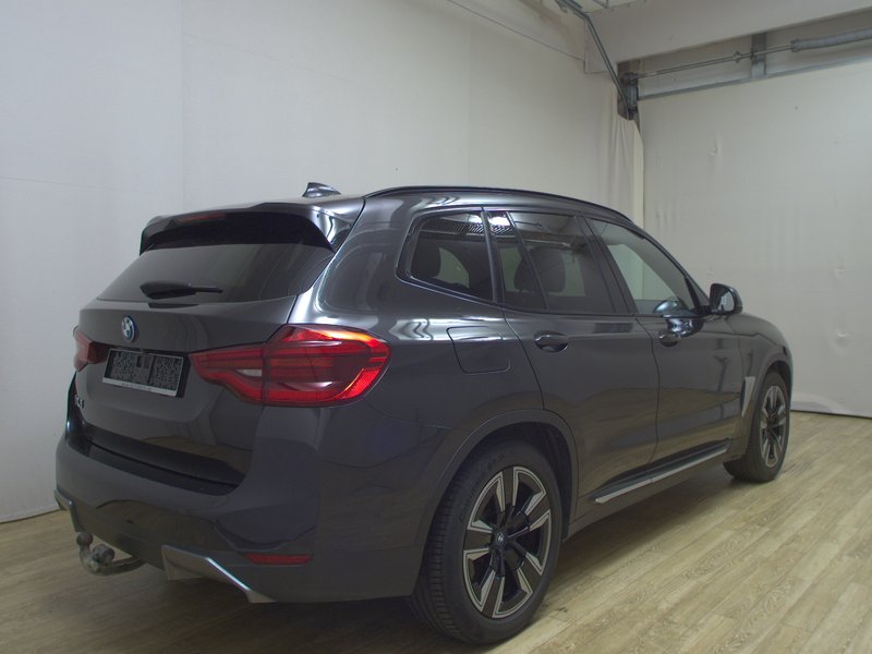 BMW Ix3 Inspiring • električna peta vrata • LED — 4