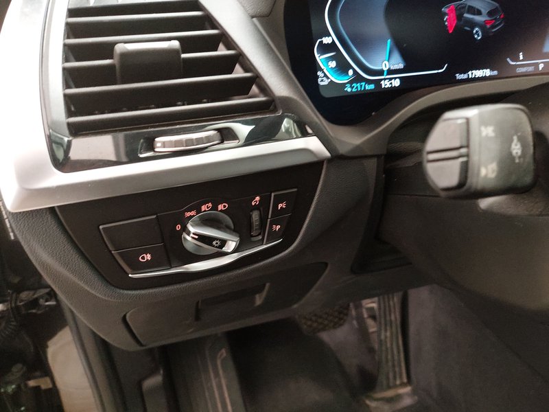 BMW Ix3 Inspiring • električna peta vrata • LED — 7