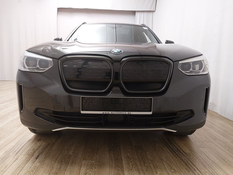 BMW Ix3 Inspiring • električna peta vrata • LED — 9