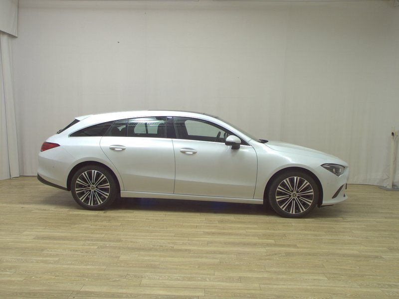 Mercedes-Benz CLA 180 d Shooting Brake automatik • panorama • LED