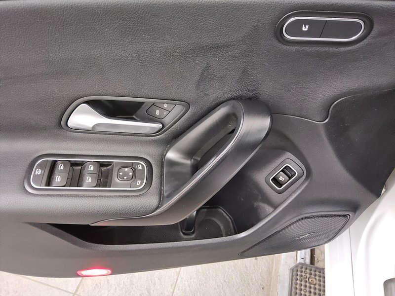 Mercedes-Benz CLA 180 d Shooting Brake automatik • panorama • LED — 10