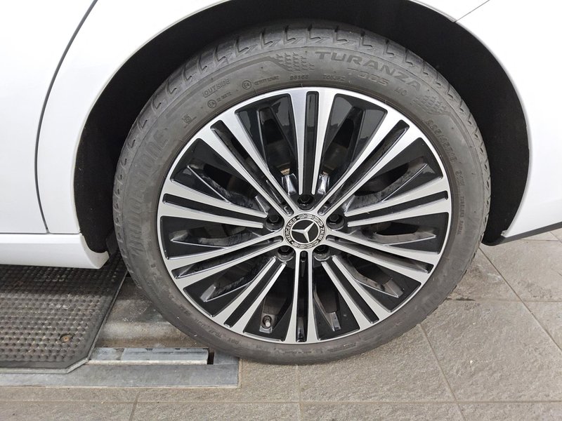 Mercedes-Benz CLA 180 d Shooting Brake automatik • panorama • LED — 11