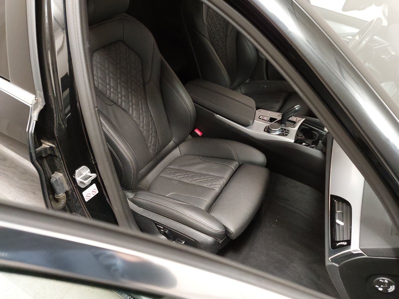 BMW 520d Touring automatik • ACC • Full LED — 10
