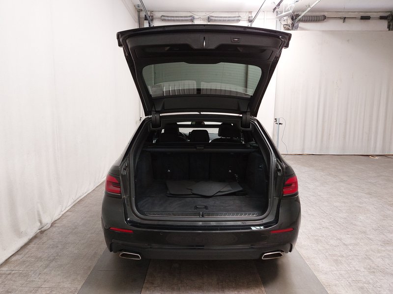 BMW 520d Touring automatik • ACC • Full LED — 19