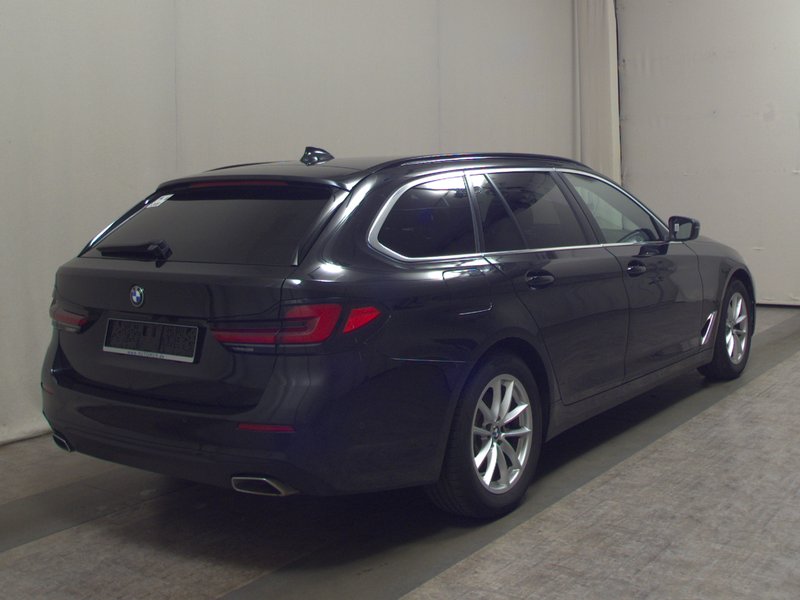 BMW 520d Touring automatik • ACC • Full LED — 4