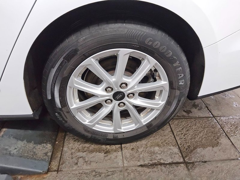 Ford Focus Turnier 1.5 EcoBlue automatik Cool&Connect • ACC • Full LED — 10