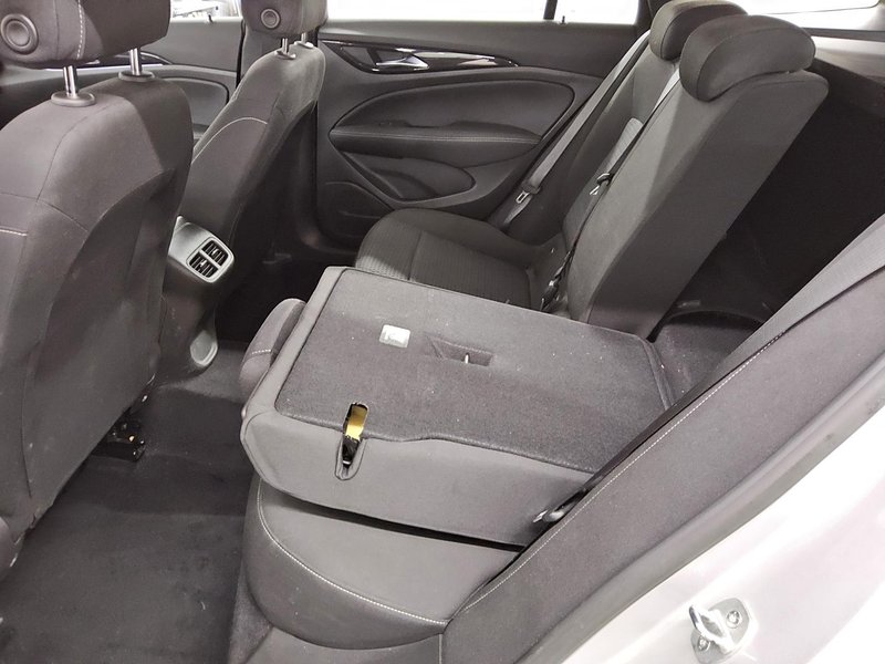 Opel Insignia ST 2.0 D automatik Elegance • LED • navigacija — 12