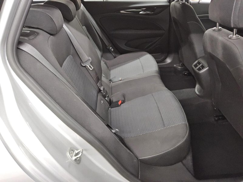 Opel Insignia ST 2.0 D automatik Elegance • LED • navigacija — 13