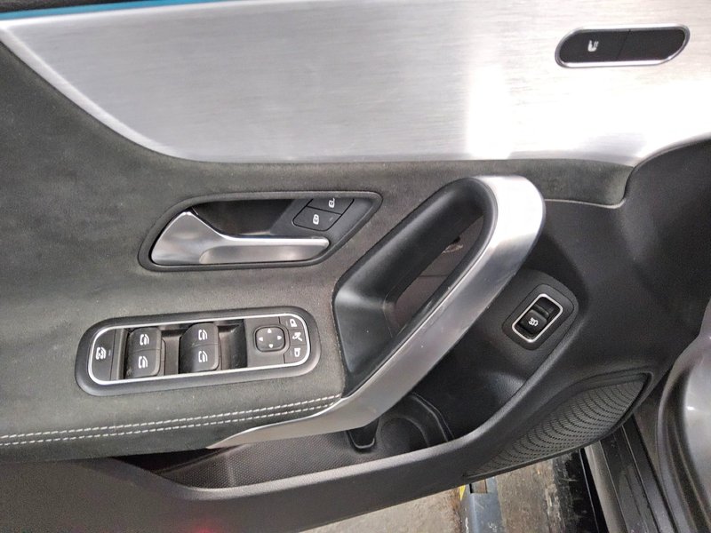 Mercedes-Benz CLA 200 d Shooting Brake automatik AMG Line • LED — 10
