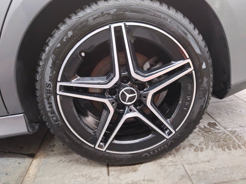 Mercedes-Benz CLA 200 d Shooting Brake automatik AMG Line • LED — 11