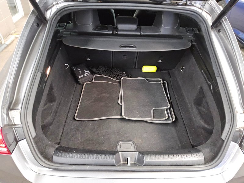 Mercedes-Benz CLA 200 d Shooting Brake automatik AMG Line • LED — 12