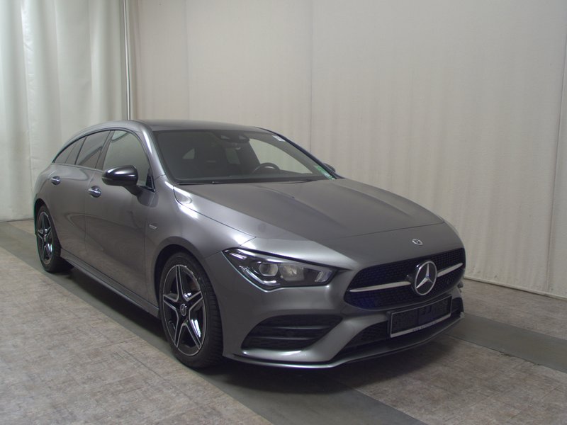 Mercedes-Benz CLA 200 d Shooting Brake automatik AMG Line • LED — 3