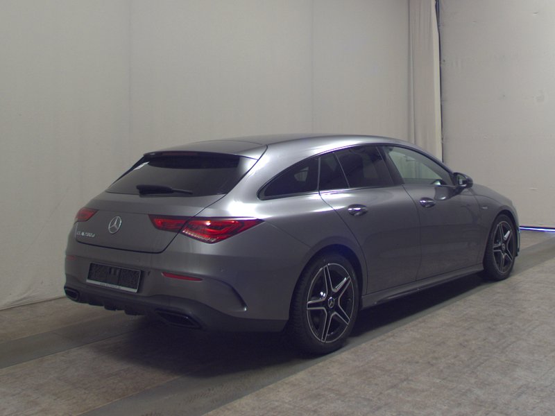 Mercedes-Benz CLA 200 d Shooting Brake automatik AMG Line • LED — 4