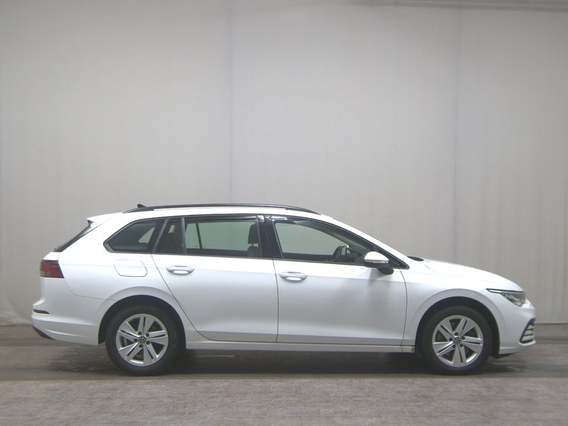 Volkswagen Golf 8 Variant 2.0 TDI automatik • ACC • LED