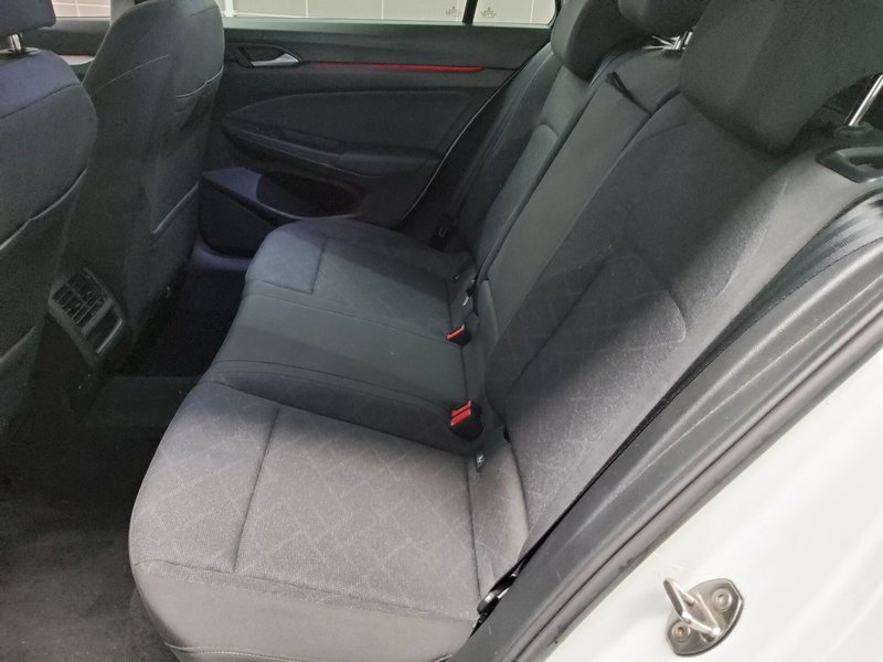 Volkswagen Golf 8 Variant 2.0 TDI automatik • ACC • LED — 13