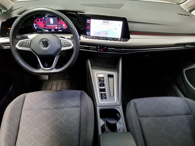Volkswagen Golf 8 Variant 2.0 TDI automatik • ACC • LED — 5
