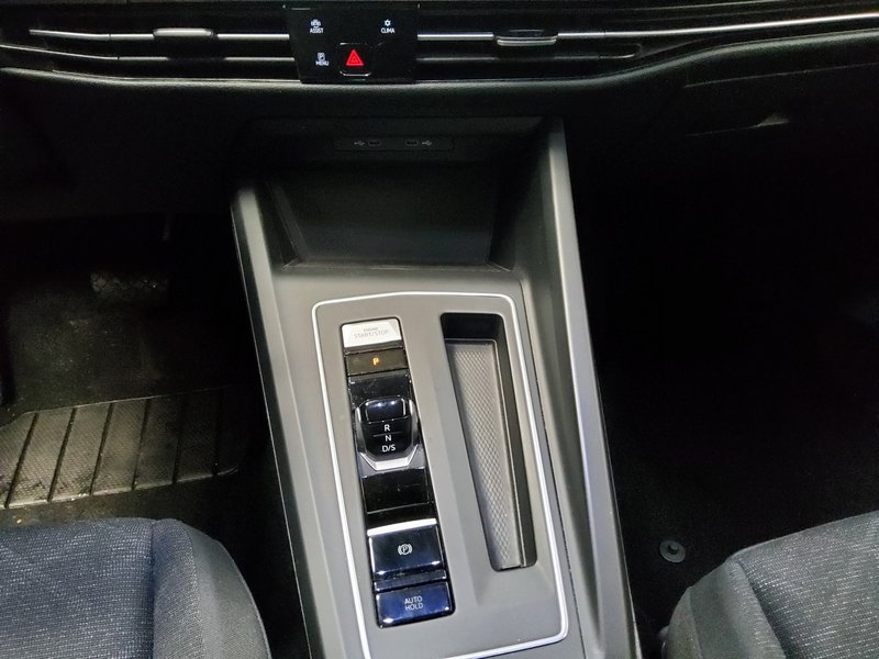 Volkswagen Golf 8 Variant 2.0 TDI automatik • ACC • LED — 6