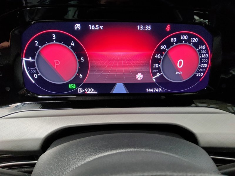Volkswagen Golf 8 Variant 2.0 TDI automatik • ACC • LED — 8