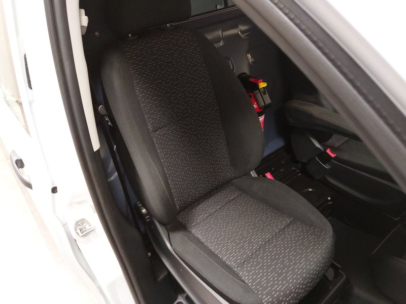 Mercedes-Benz Vito 114 CDI automatik • AHK • digitalni instrumenti — 10