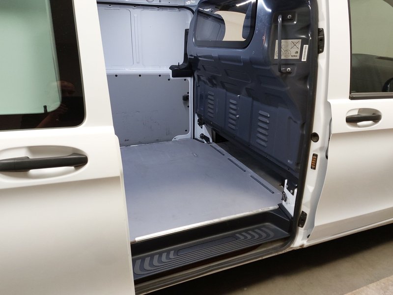 Mercedes-Benz Vito 114 CDI automatik • AHK • digitalni instrumenti — 11