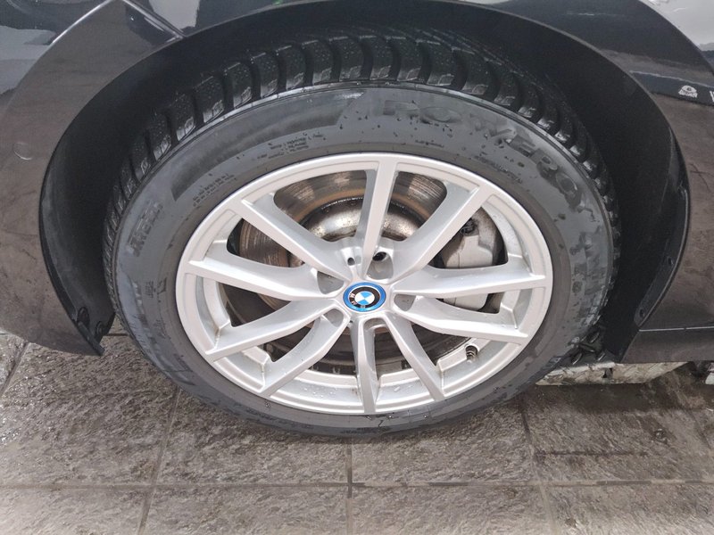 BMW 330e automatik Advantage • LED • digitalni instrumenti — 11