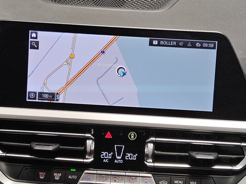 BMW 330e automatik Advantage • LED • digitalni instrumenti — 7
