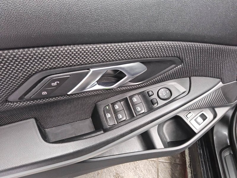 BMW 330e automatik Advantage • LED • digitalni instrumenti — 9