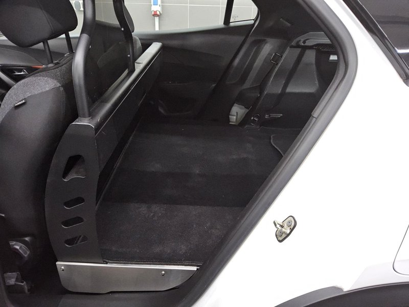 Peugeot 2008 1.5 BlueHDI Active • LED • AHK — 12