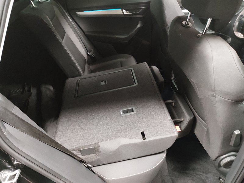 Škoda Karoq 2.0 TDI 4x4 automatik Tour • ACC • kuka — 11