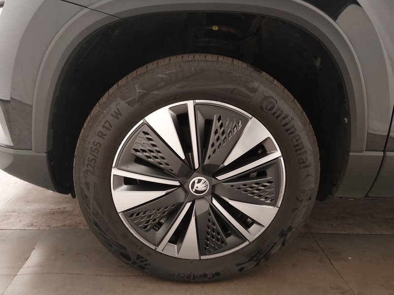 Škoda Karoq 2.0 TDI 4x4 automatik Tour • ACC • kuka — 8