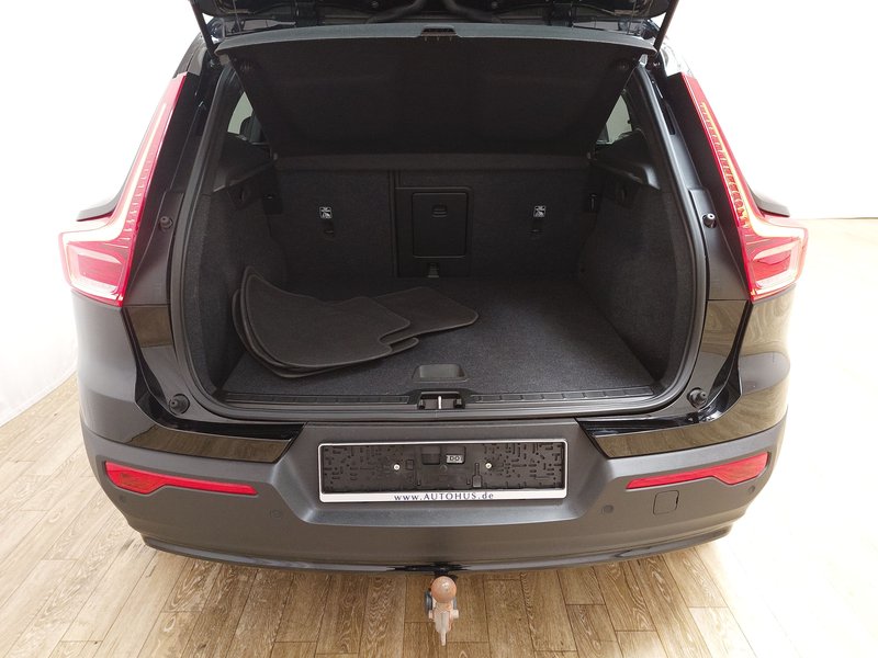 Volvo XC40 Core • AHK • Full LED — 16