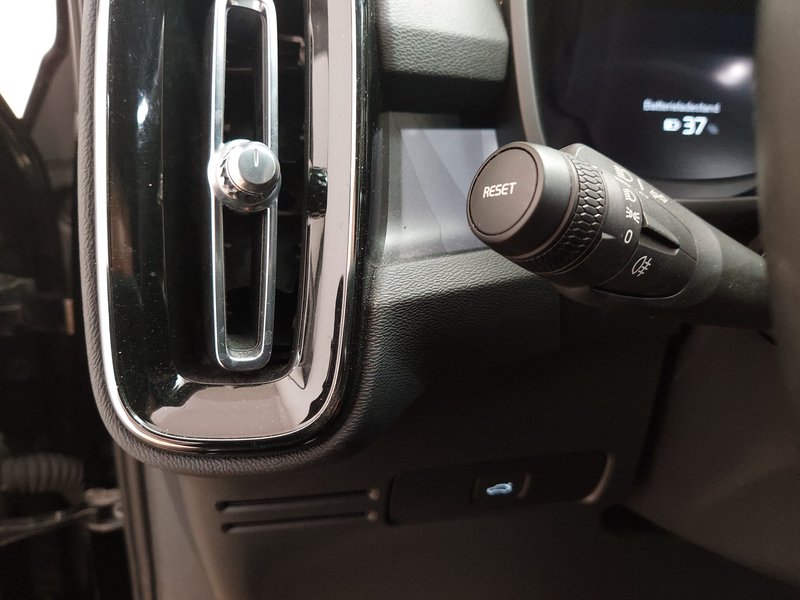 Volvo XC40 Core • AHK • Full LED — 7