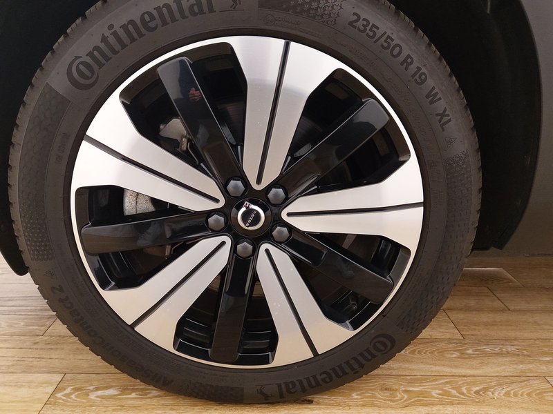 Volvo XC40 Core • AHK • Full LED — 8