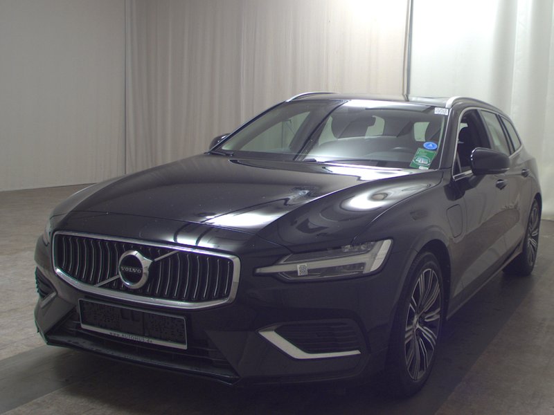 Volvo V60 T6 AWD Inscription automatik • Full LED • panorama — 2