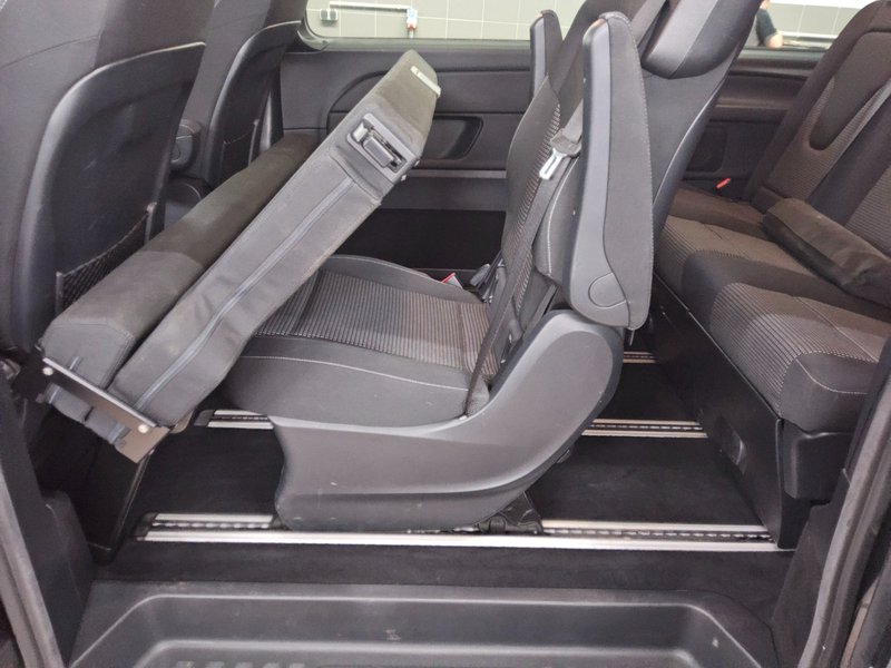 Mercedes-Benz V 220 d automatik AMG Line • LED • Navigacija — 13